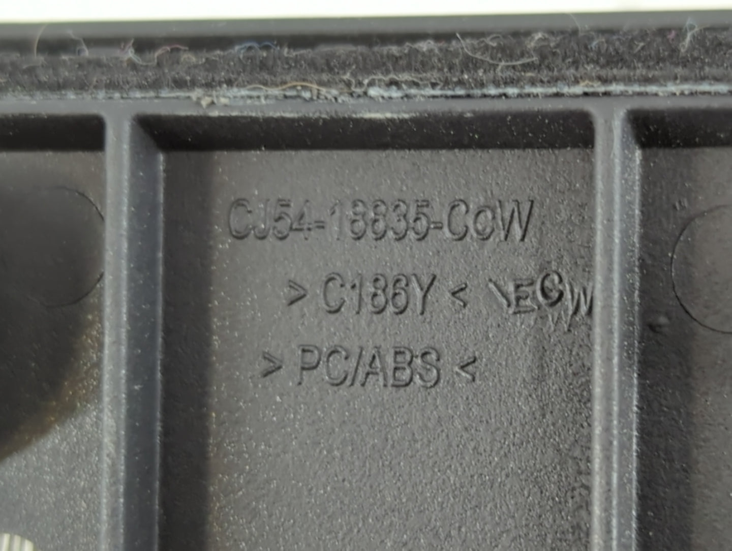 2017-2019 Ford Escape Radio AM FM Cd Player Receiver Replacement P/N:90156-092 Fits Fits 2017 2018 2019 OEM Used Auto Parts - Oemusedautoparts1.com