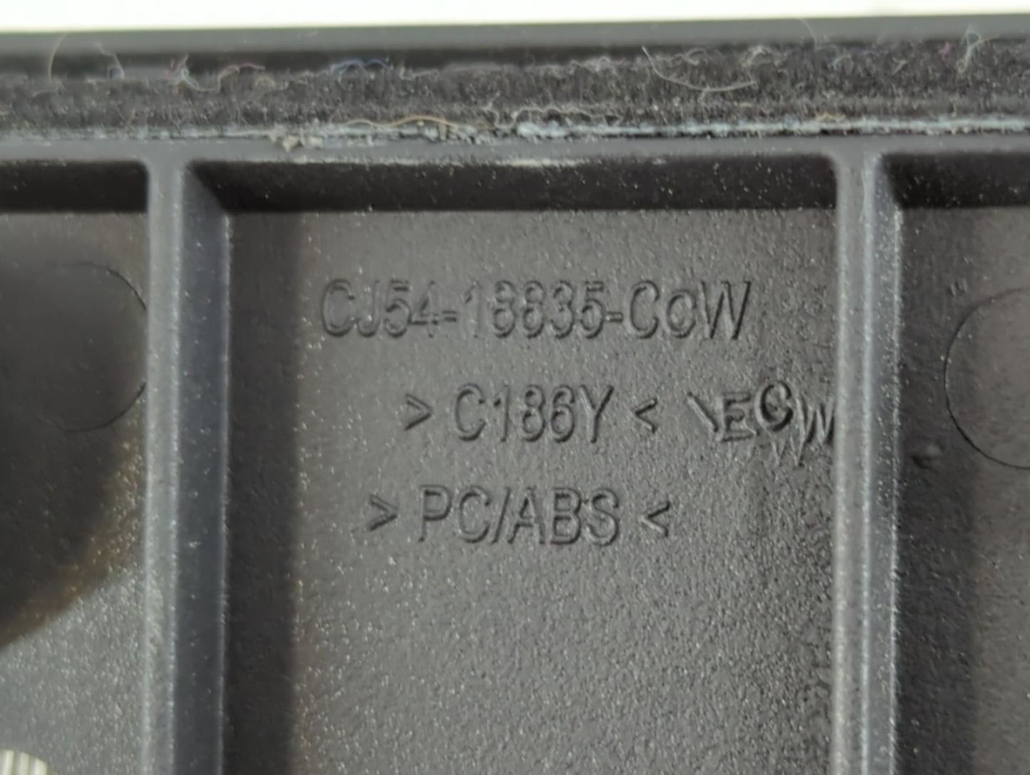 2017-2019 Ford Escape Radio AM FM Cd Player Receiver Replacement P/N:90156-092 Fits Fits 2017 2018 2019 OEM Used Auto Parts - Oemusedautoparts1.com