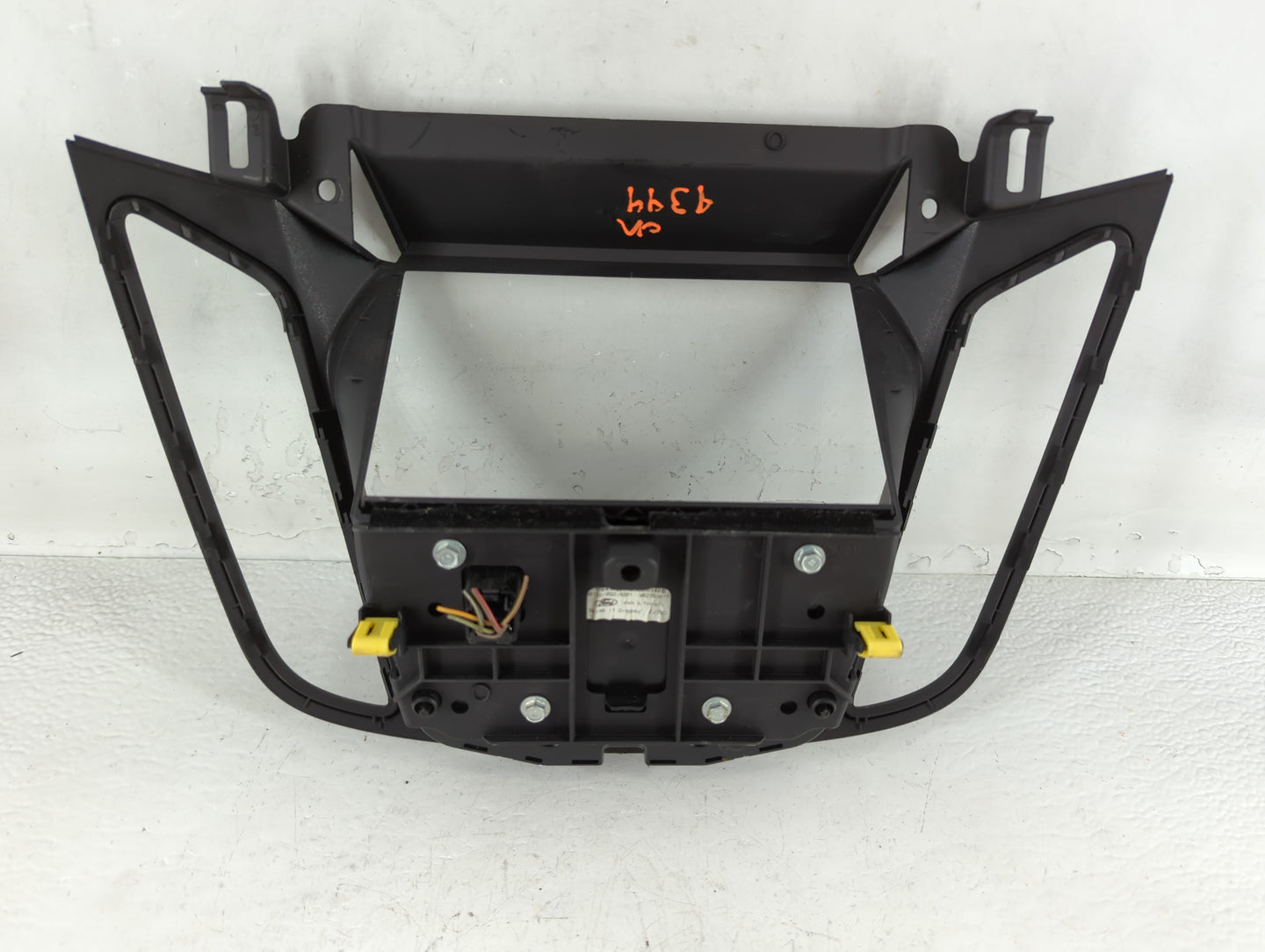 2017-2019 Ford Escape Radio AM FM Cd Player Receiver Replacement P/N:90156-092 Fits Fits 2017 2018 2019 OEM Used Auto Parts - Oemusedautoparts1.com