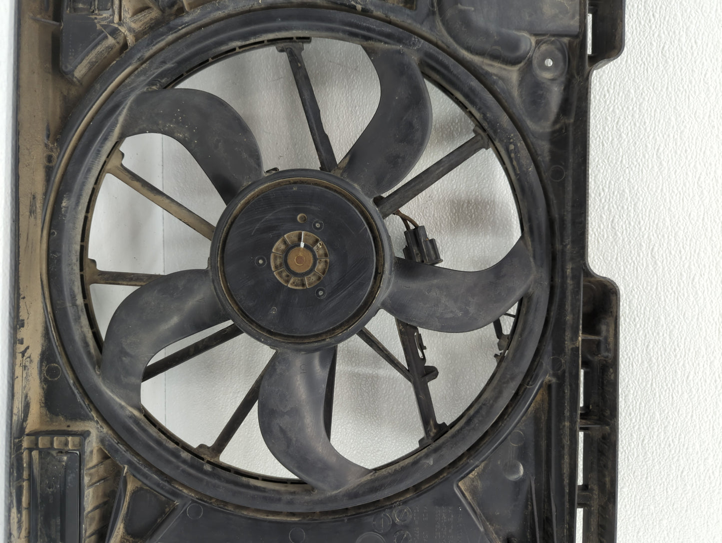 2013-2016 Ford Escape Left Radiator Fan Motor Assembly - Oemusedautoparts1.com