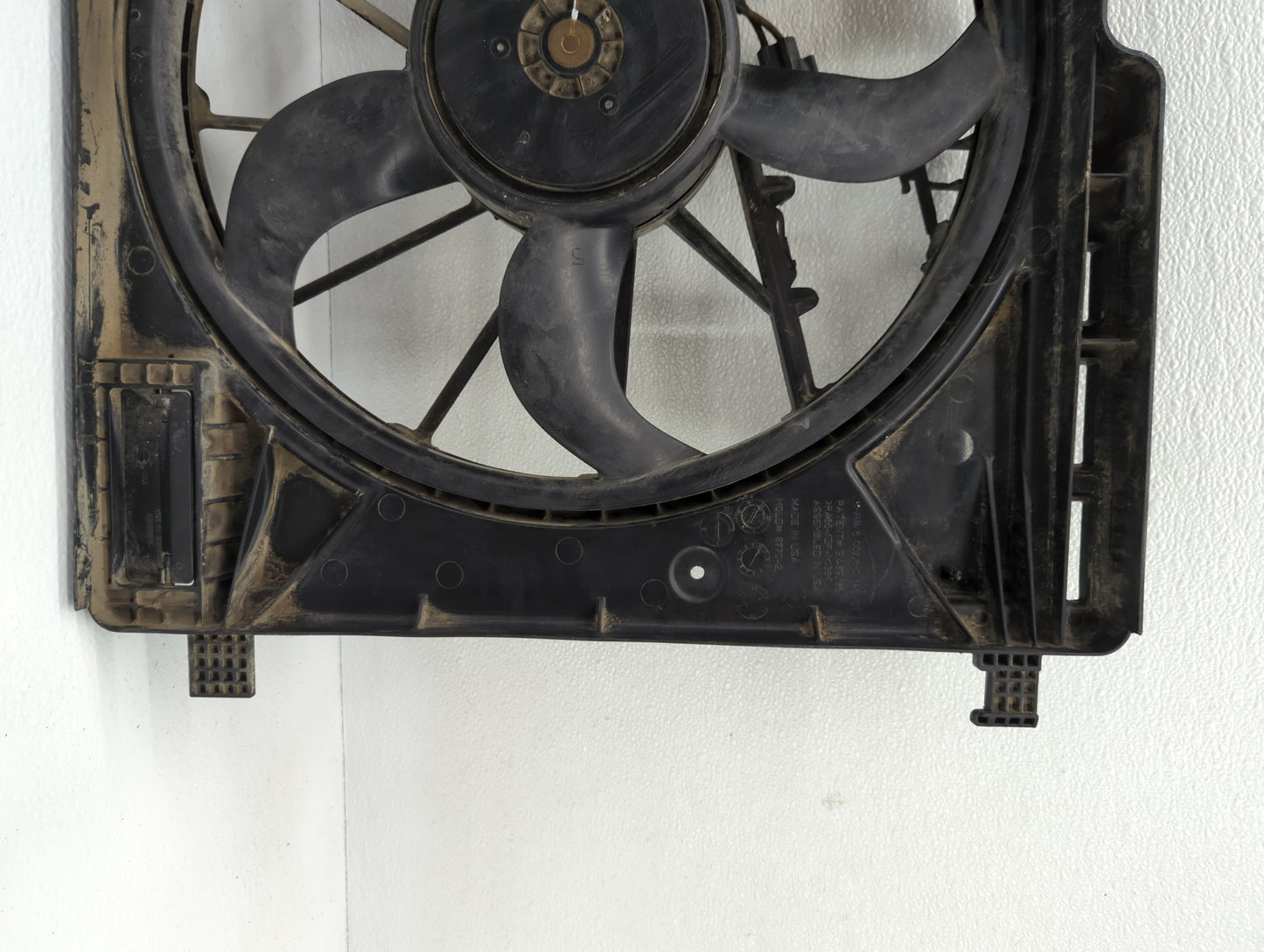 2013-2016 Ford Escape Left Radiator Fan Motor Assembly - Oemusedautoparts1.com