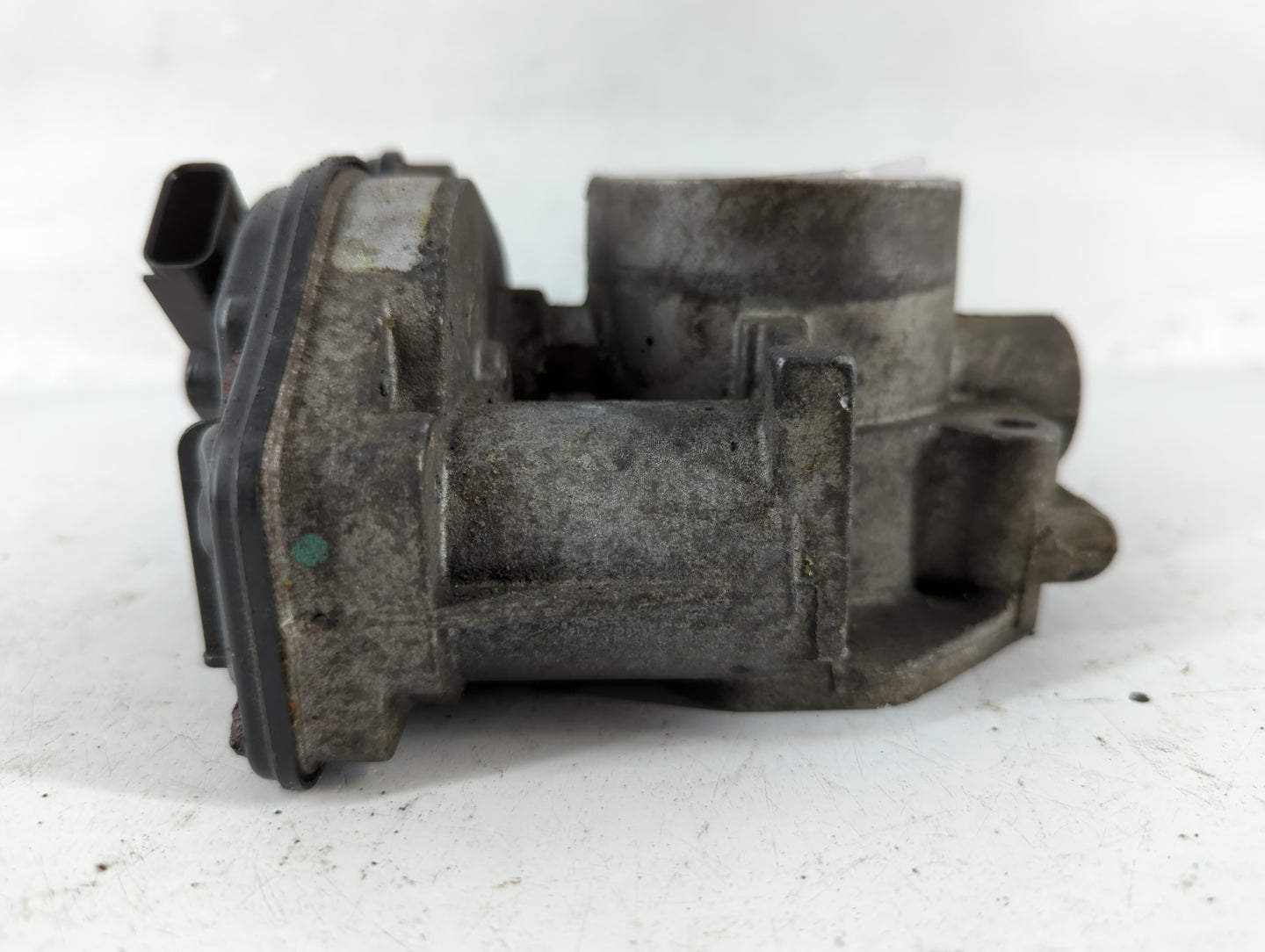 2003-2007 Ford Focus Throttle Body P/N:4F9U-9E928-AB Fits Fits 2003 2004 2005 2006 2007 OEM Used Auto Parts - Oemusedautoparts1.com