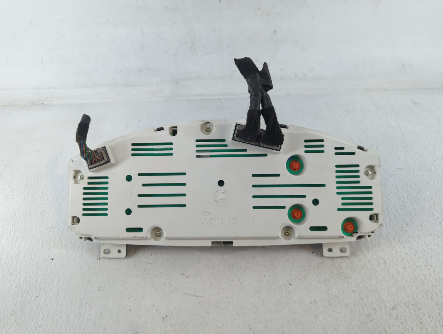 2007 Kia Sportage Instrument Cluster Speedometer Gauges P/N:E105 94001-1F051 Fits OEM Used Auto Parts - Oemusedautoparts1.com