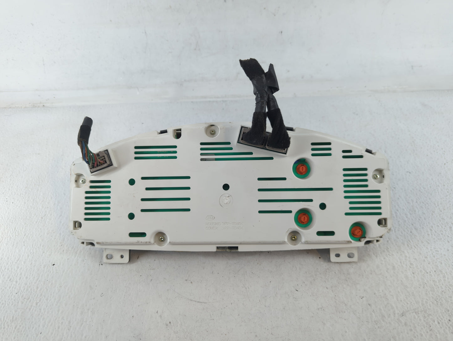 2007 Kia Sportage Instrument Cluster Speedometer Gauges P/N:E105 94001-1F051 Fits OEM Used Auto Parts - Oemusedautoparts1.com