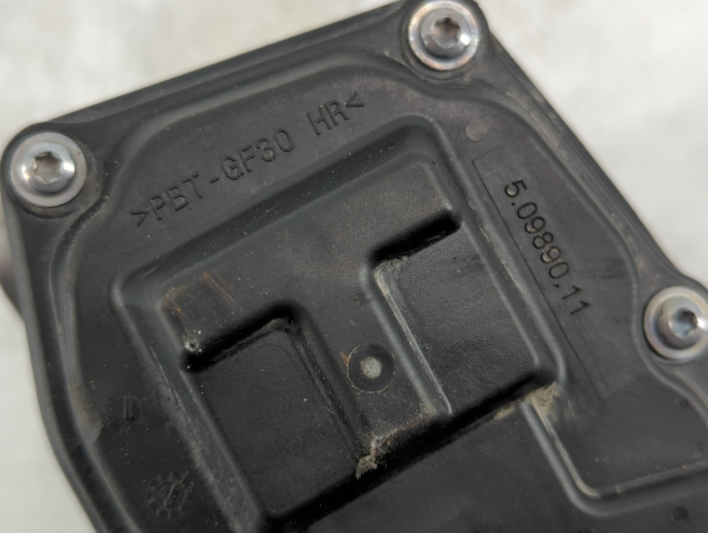 2014-2020 Ford Fusion Throttle Body P/N:PBT-GF30 HR 5.09890.11 Fits Fits 2014 2015 2016 2017 2018 2019 2020 OEM Used Auto Parts - Oemusedautoparts1.com