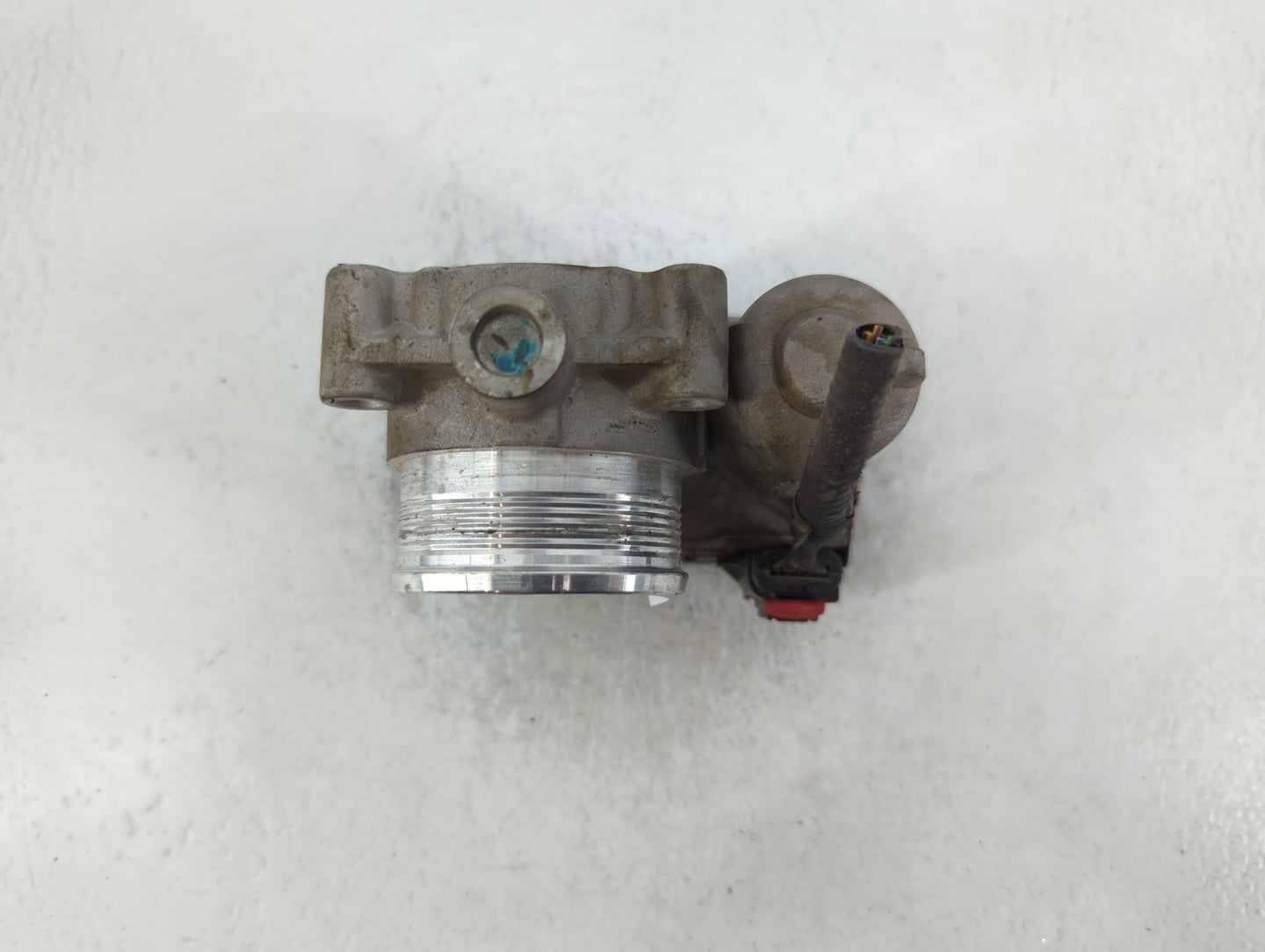 2012-2013 Ford Focus Throttle Body P/N:0 280 750 586 Fits Fits 2012 2013 2014 2015 2016 2017 OEM Used Auto Parts - Oemusedautoparts1.com