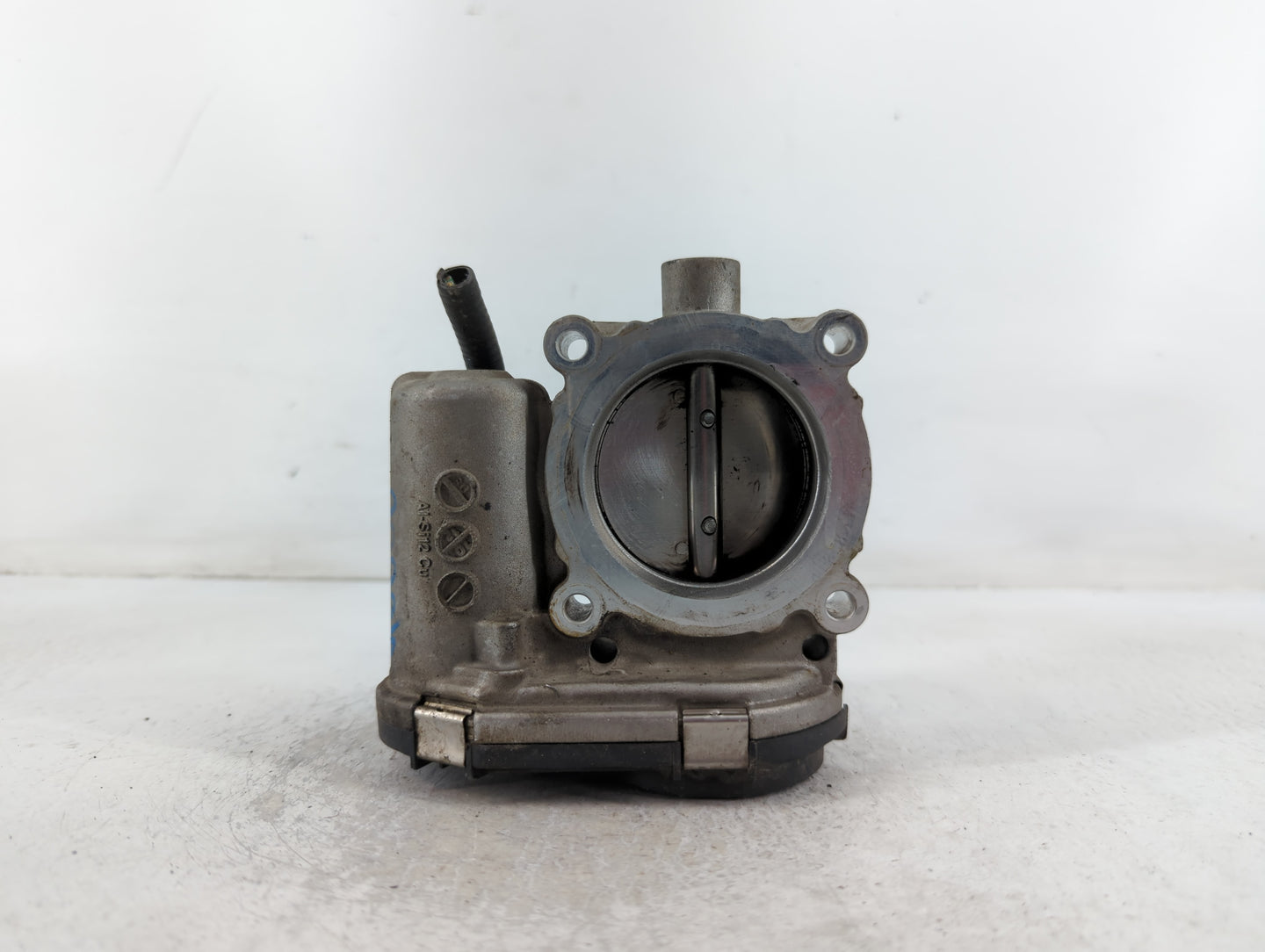 2012-2013 Ford Focus Throttle Body P/N:0 280 750 586 Fits Fits 2012 2013 2014 2015 2016 2017 OEM Used Auto Parts - Oemusedautoparts1.com