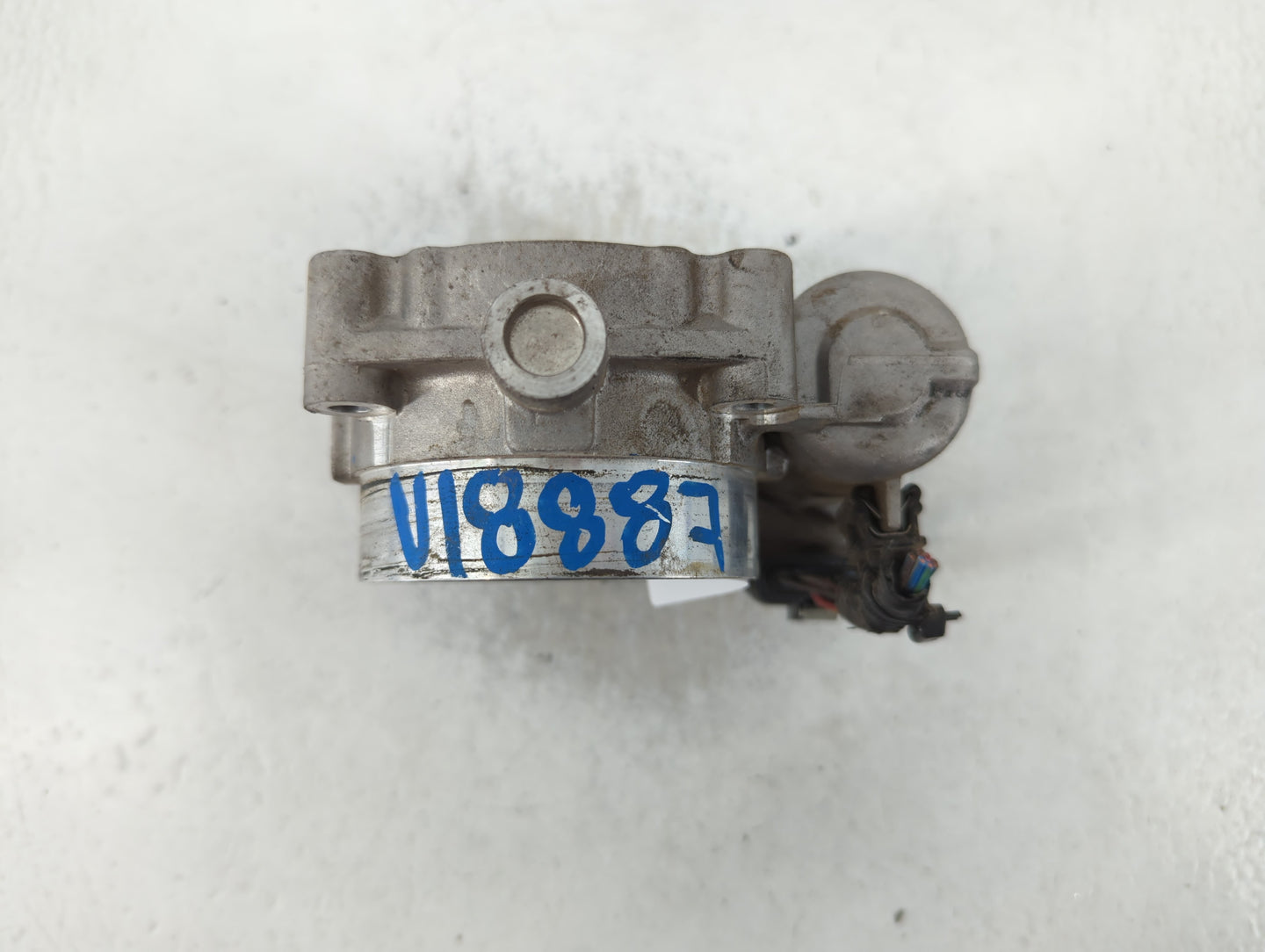 2011-2022 Chrysler 300 Throttle Body P/N:05184349AC 0 280 750 570 Fits OEM Used Auto Parts - Oemusedautoparts1.com