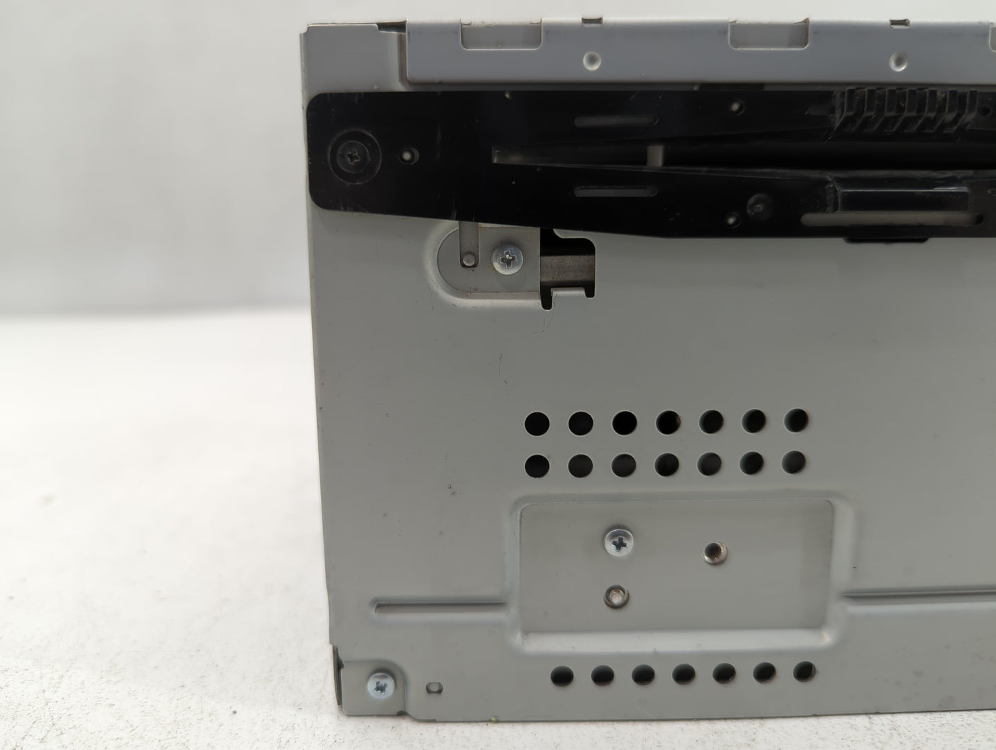 2010-2012 Ford Fusion Radio AM FM Cd Player Receiver Replacement P/N:BE5T-19C157-AB Fits Fits 2010 2011 2012 OEM Used Auto Parts - Oemusedautoparts1.com