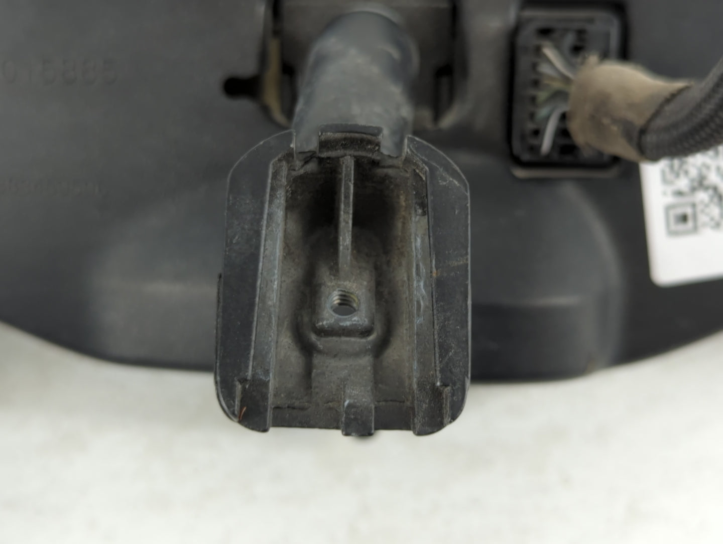 2007-2008 Gmc Acadia Interior Rear View Mirror Replacement OEM P/N:E11015885 Fits OEM Used Auto Parts - Oemusedautoparts1.com