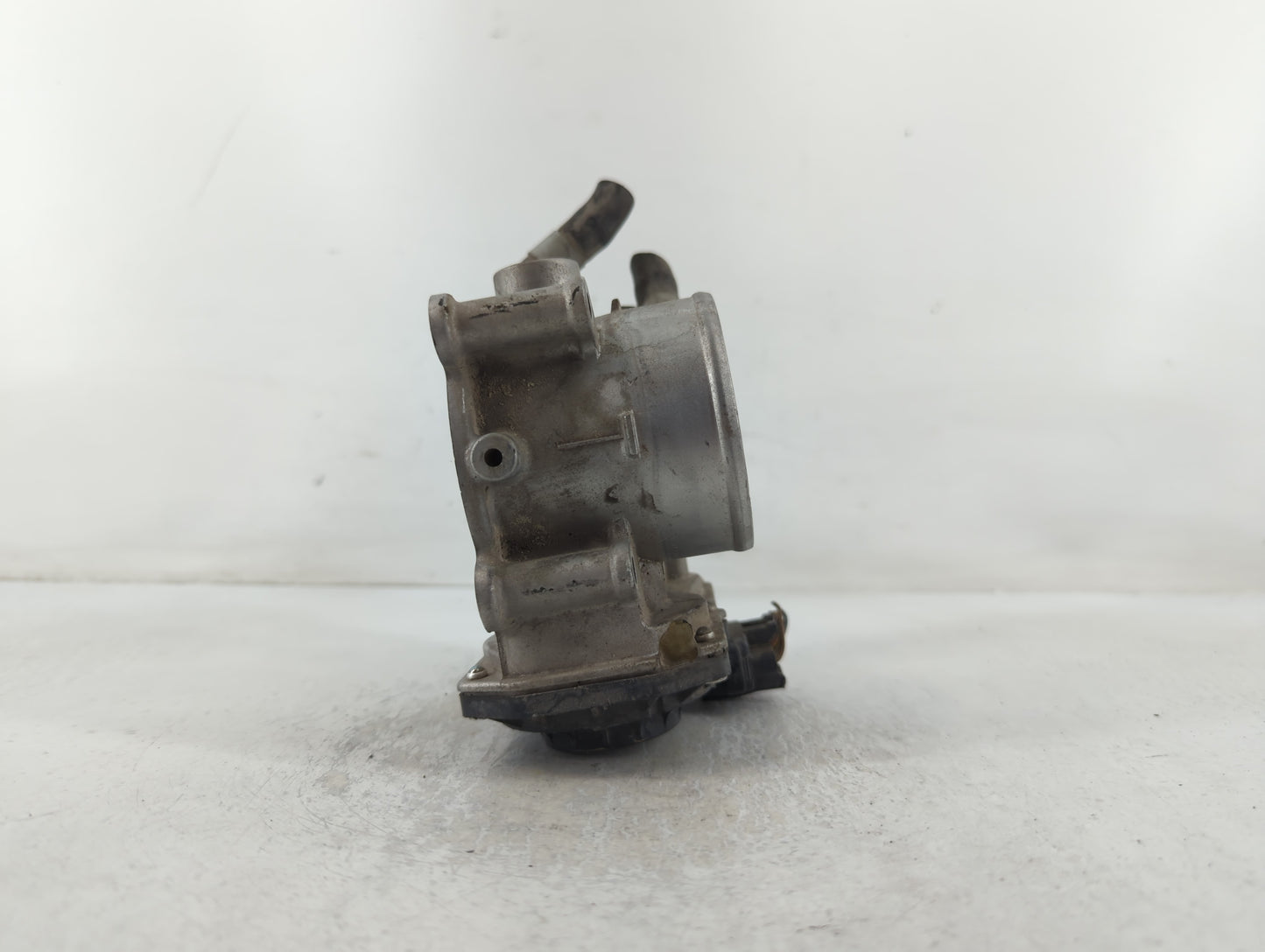 2011-2020 Hyundai Elantra Throttle Body P/N:35100-2E000 Fits Fits 2011 2012 2013 2014 2015 2016 2017 2018 2019 2020 2021 OEM Used Auto Parts - Oemusedautoparts1.com