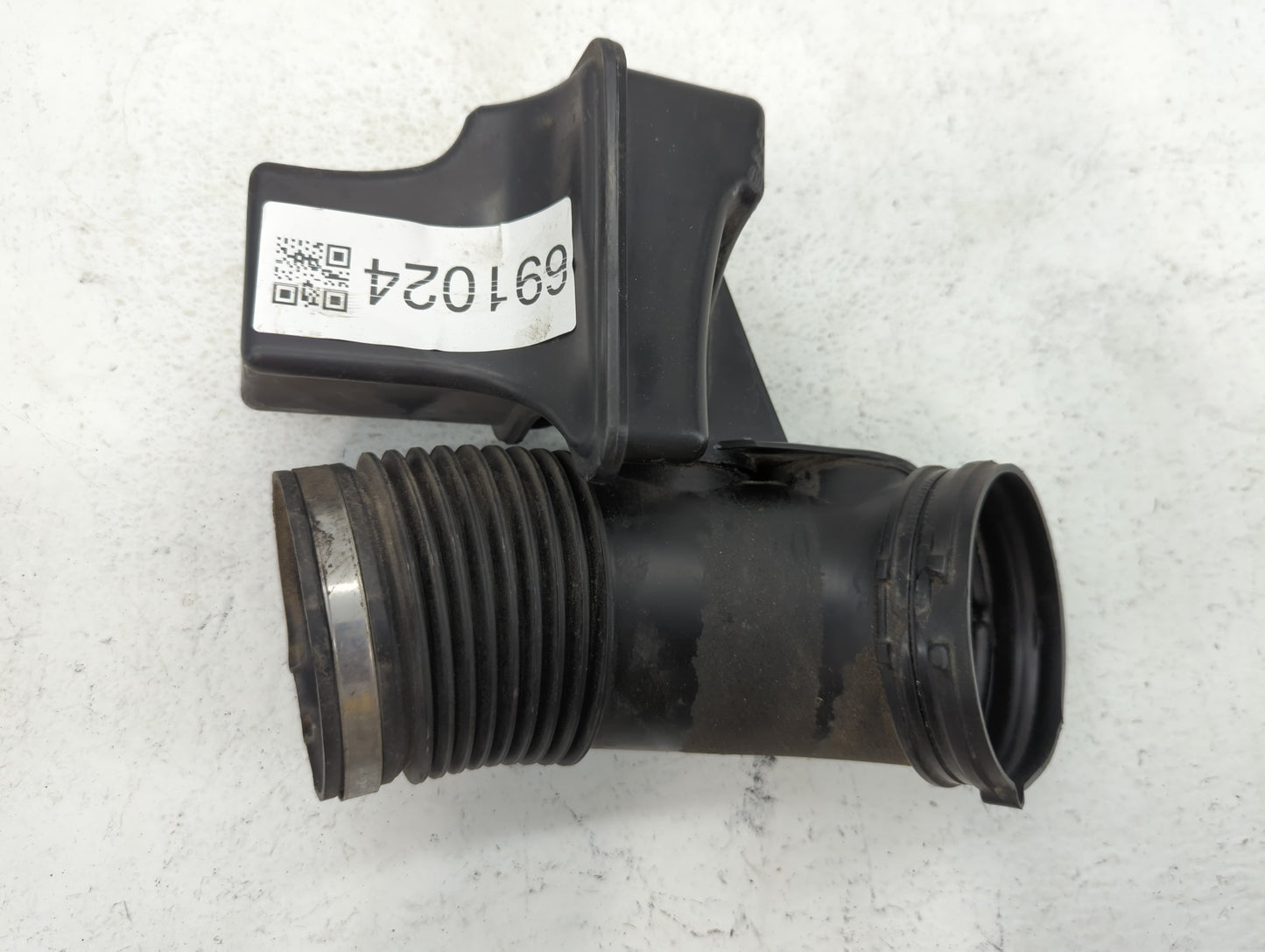 2013 Bmw 328i Air Cleaner Intake Duct Hose Tube - Oemusedautoparts1.com