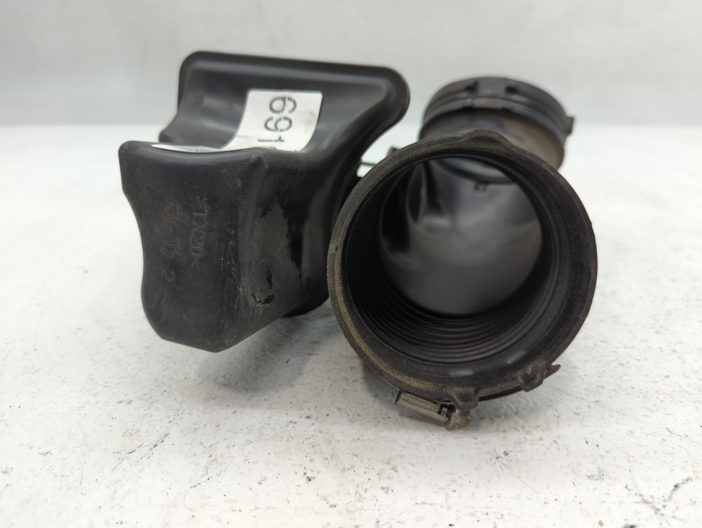 2013 Bmw 328i Air Cleaner Intake Duct Hose Tube - Oemusedautoparts1.com