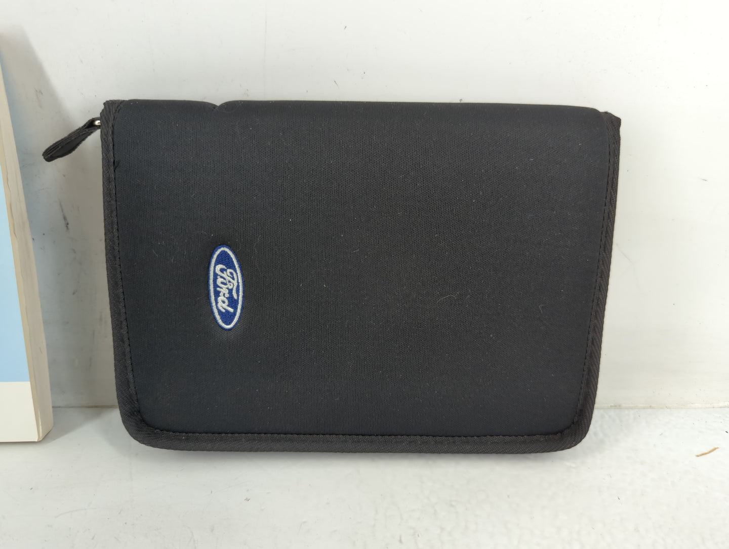 2009 Ford Focus Owners Manual Book Guide P/N:9S4J 19A321 AA OEM Used Auto Parts - Oemusedautoparts1.com