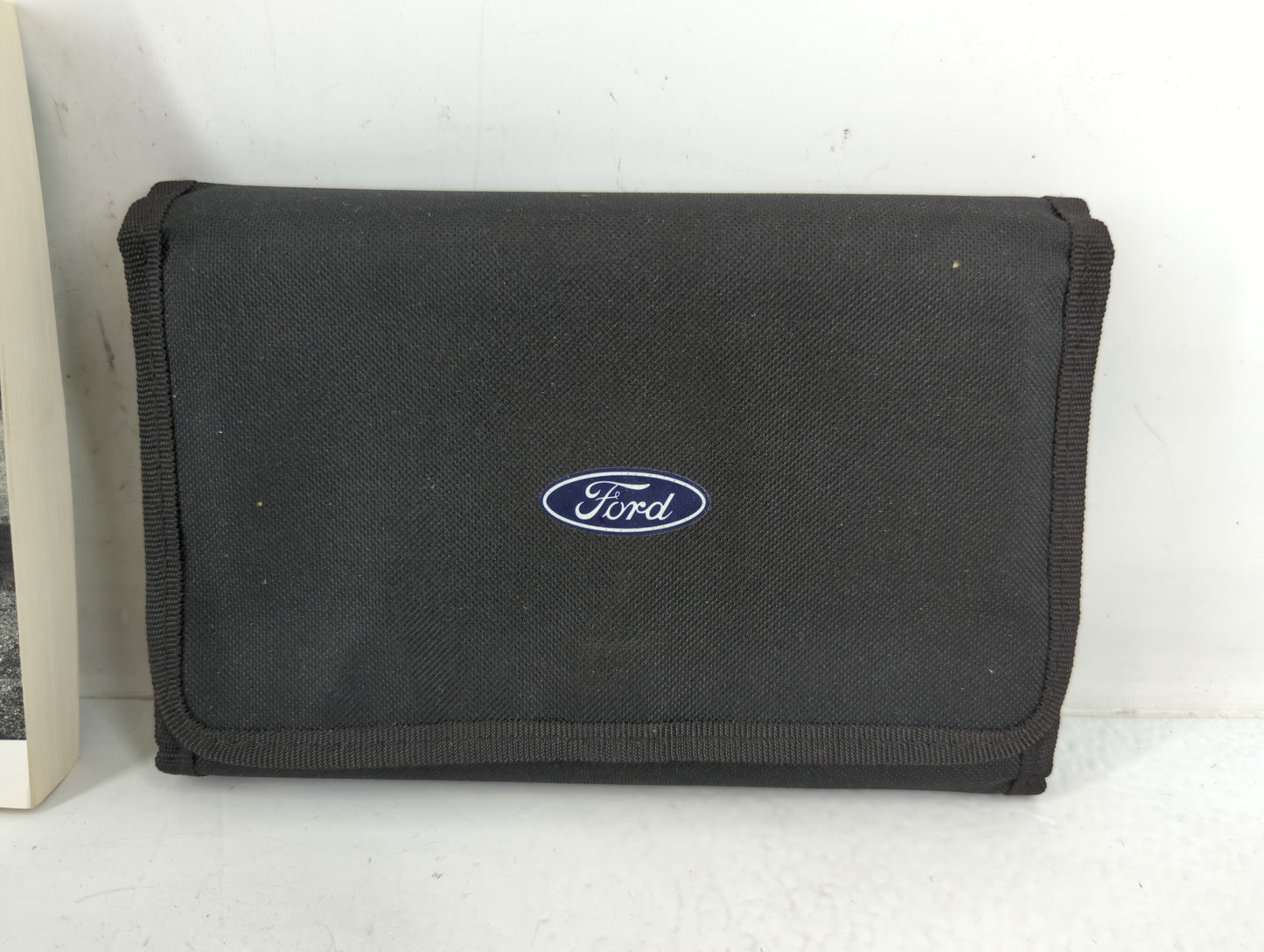 2018 Ford Focus Owners Manual Book Guide P/N:JJ5J19A321AA OEM Used Auto Parts - Oemusedautoparts1.com