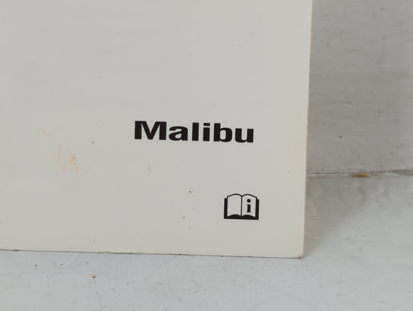 2015 Chevrolet Malibu Owners Manual Book Guide P/N:22941526 A OEM Used Auto Parts - Oemusedautoparts1.com