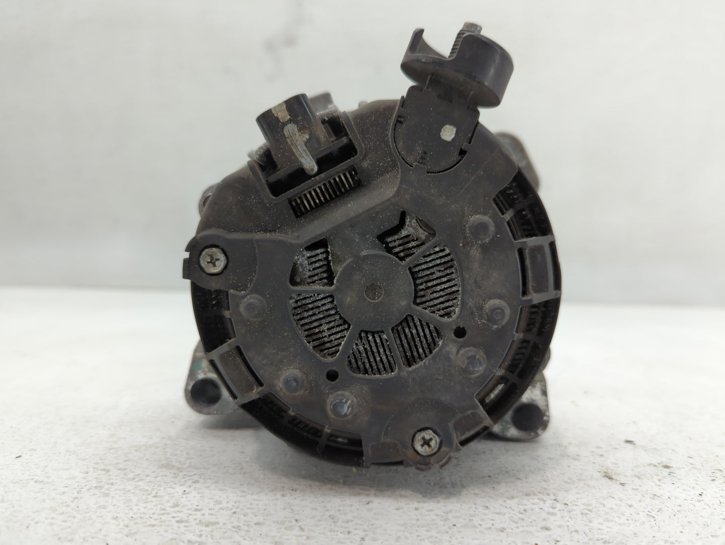 2019-2022 Gmc Sierra 1500 Alternator Replacement Generator Charging Assembly Engine OEM P/N:13534123 Fits Fits 2019 2020 2021 2022 OEM Used Auto Parts - Oemusedautoparts1.com