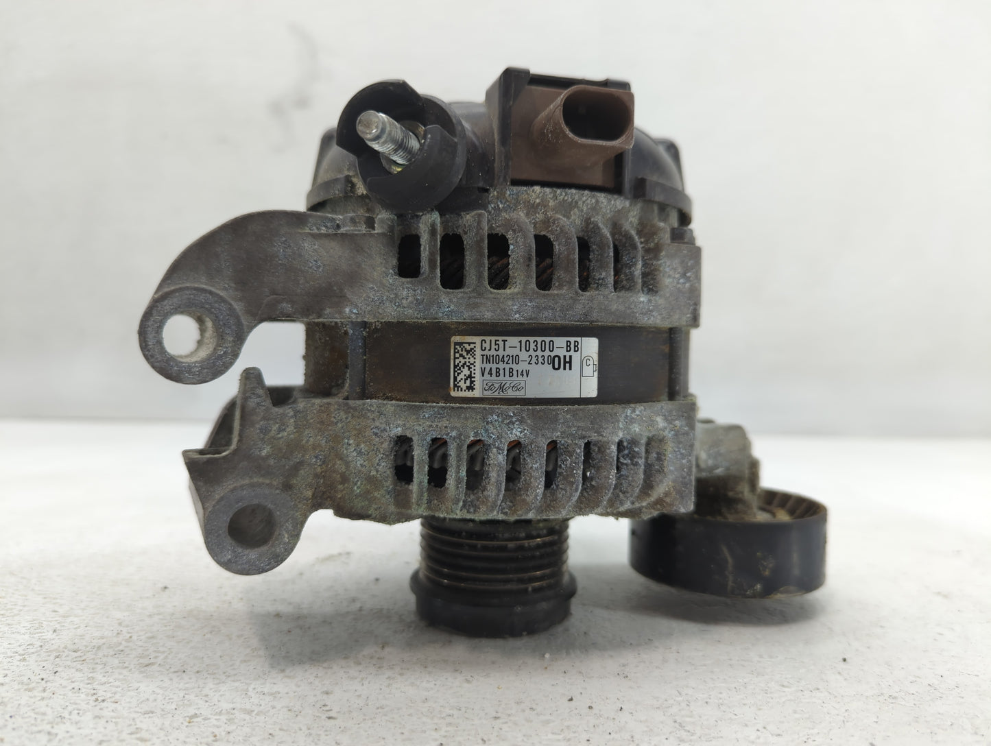 2013-2019 Ford Escape Alternator Replacement Generator Charging Assembly Engine OEM P/N:104210-2330 CJ5T-10300-BB Fits OEM Used Auto Parts - Oemusedautoparts1.com