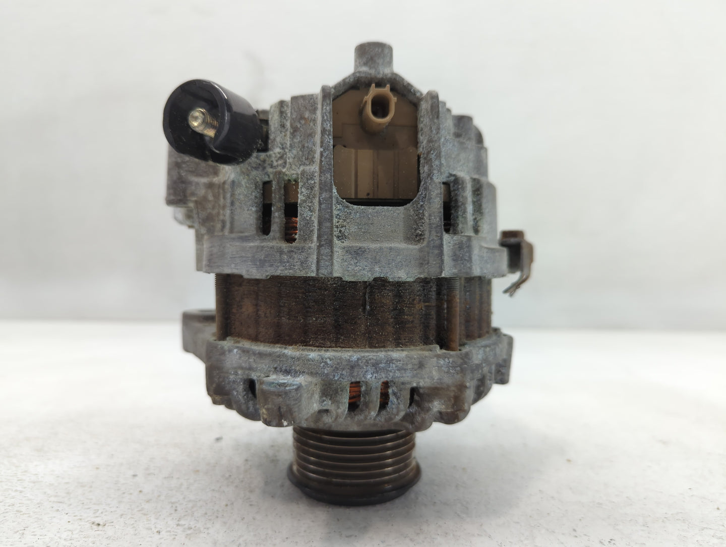2019-2020 Hyundai Santa Fe Alternator Replacement Generator Charging Assembly Engine OEM P/N:A5T0581ZC Fits OEM Used Auto Parts - Oemusedautoparts1.com