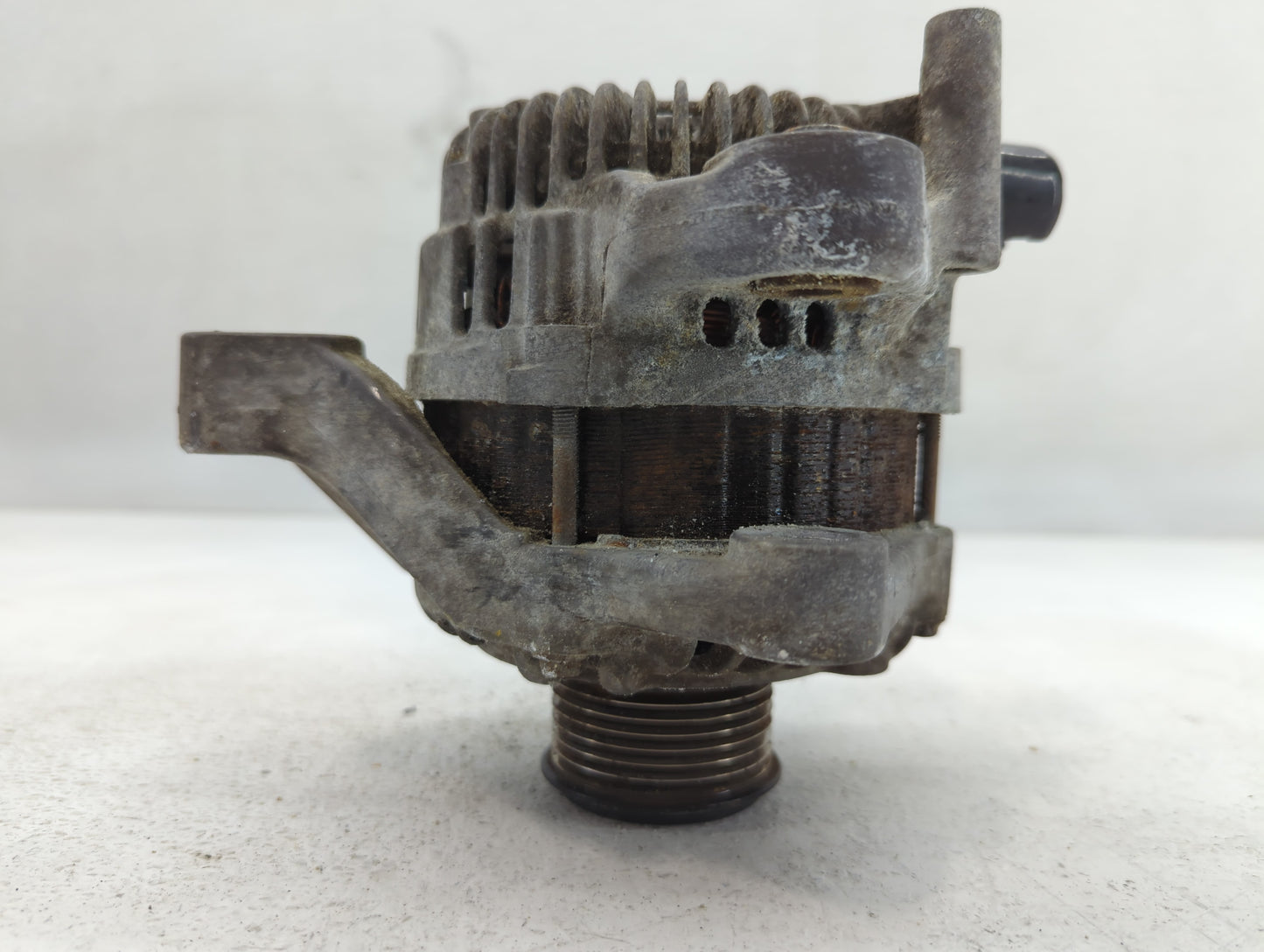 2019-2020 Hyundai Santa Fe Alternator Replacement Generator Charging Assembly Engine OEM P/N:A5T0581ZC Fits OEM Used Auto Parts - Oemusedautoparts1.com