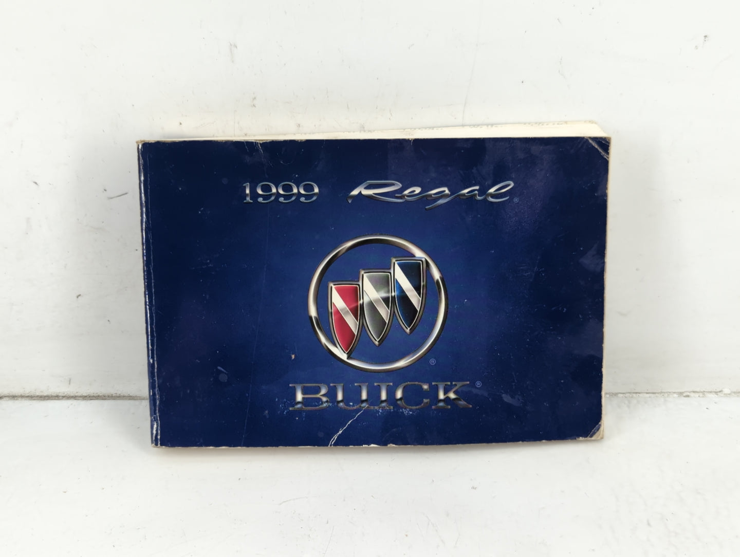 2001 Buick Regal Owners Manual Book Guide P/N:10416925 OEM Used Auto Parts - Oemusedautoparts1.com
