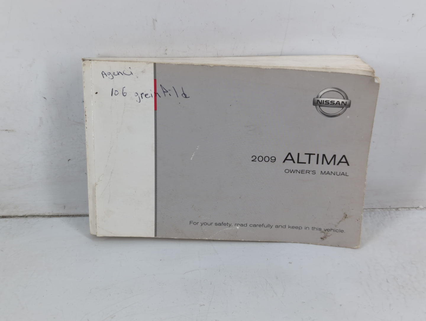 2009 Nissan Altima Owners Manual Book Guide P/N:OM9E-0L32U2 OEM Used Auto Parts - Oemusedautoparts1.com
