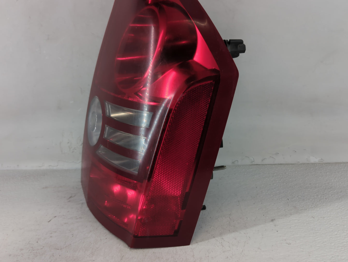 2008-2010 Chrysler 300 Tail Light Assembly Passenger Right OEM P/N:04806370AB Fits Fits 2008 2009 2010 OEM Used Auto Parts - Oemusedautoparts1.com