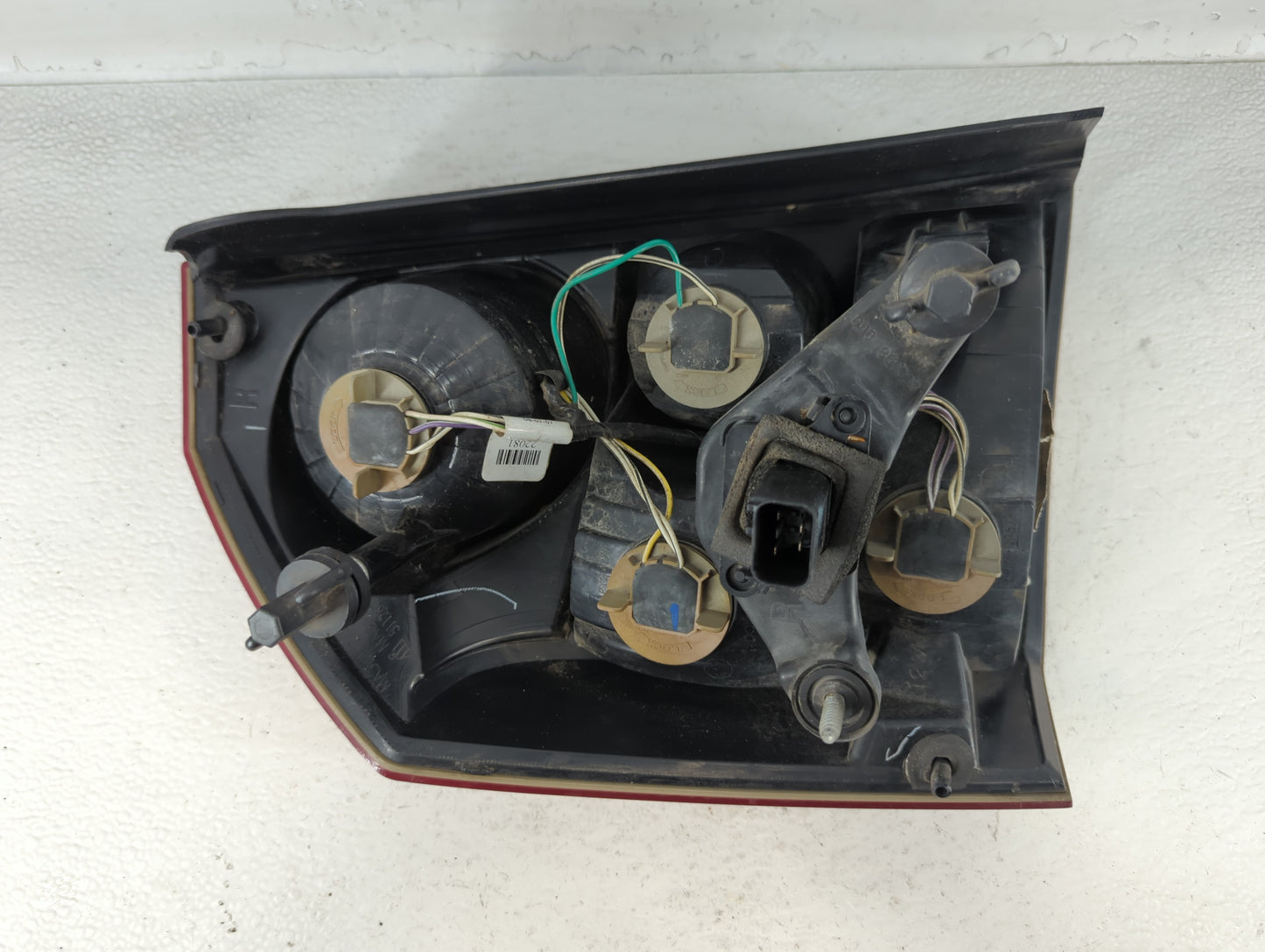 2008-2010 Chrysler 300 Tail Light Assembly Passenger Right OEM P/N:04806370AB Fits Fits 2008 2009 2010 OEM Used Auto Parts - Oemusedautoparts1.com