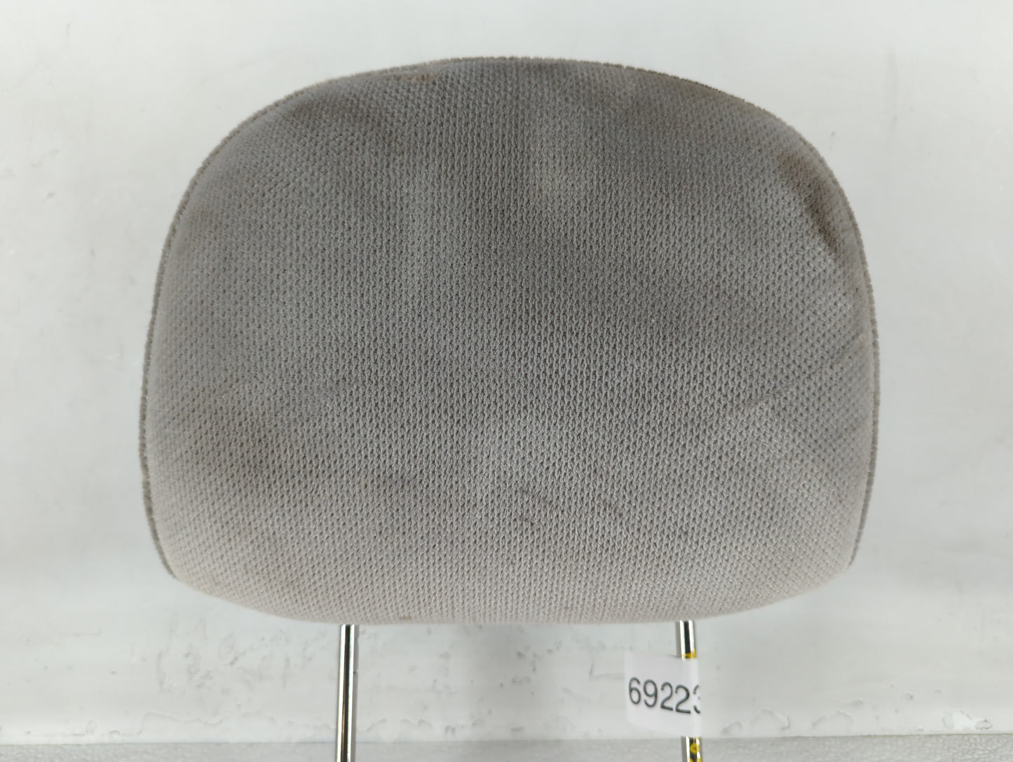 2009-2016 Chevrolet Impala Headrest Head Rest Front Driver Passenger Seat Fits Fits 2009 2010 2011 2012 2013 2014 2015 2016 OEM Used Auto Parts - Oemusedautoparts1.com