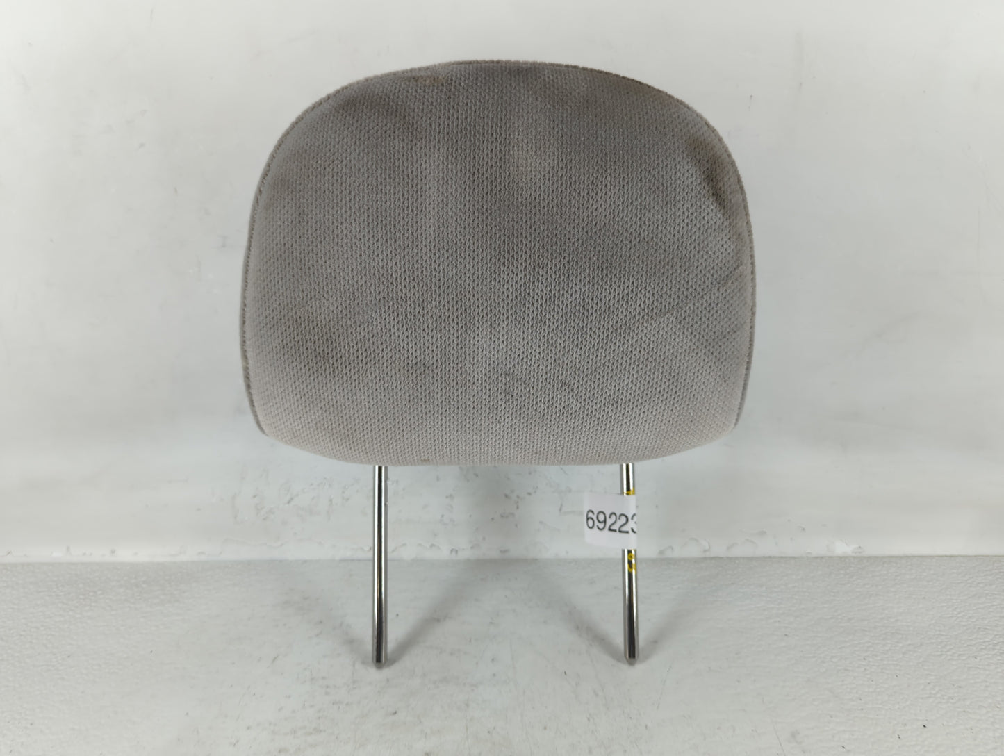 2009-2016 Chevrolet Impala Headrest Head Rest Front Driver Passenger Seat Fits Fits 2009 2010 2011 2012 2013 2014 2015 2016 OEM Used Auto Parts - Oemusedautoparts1.com