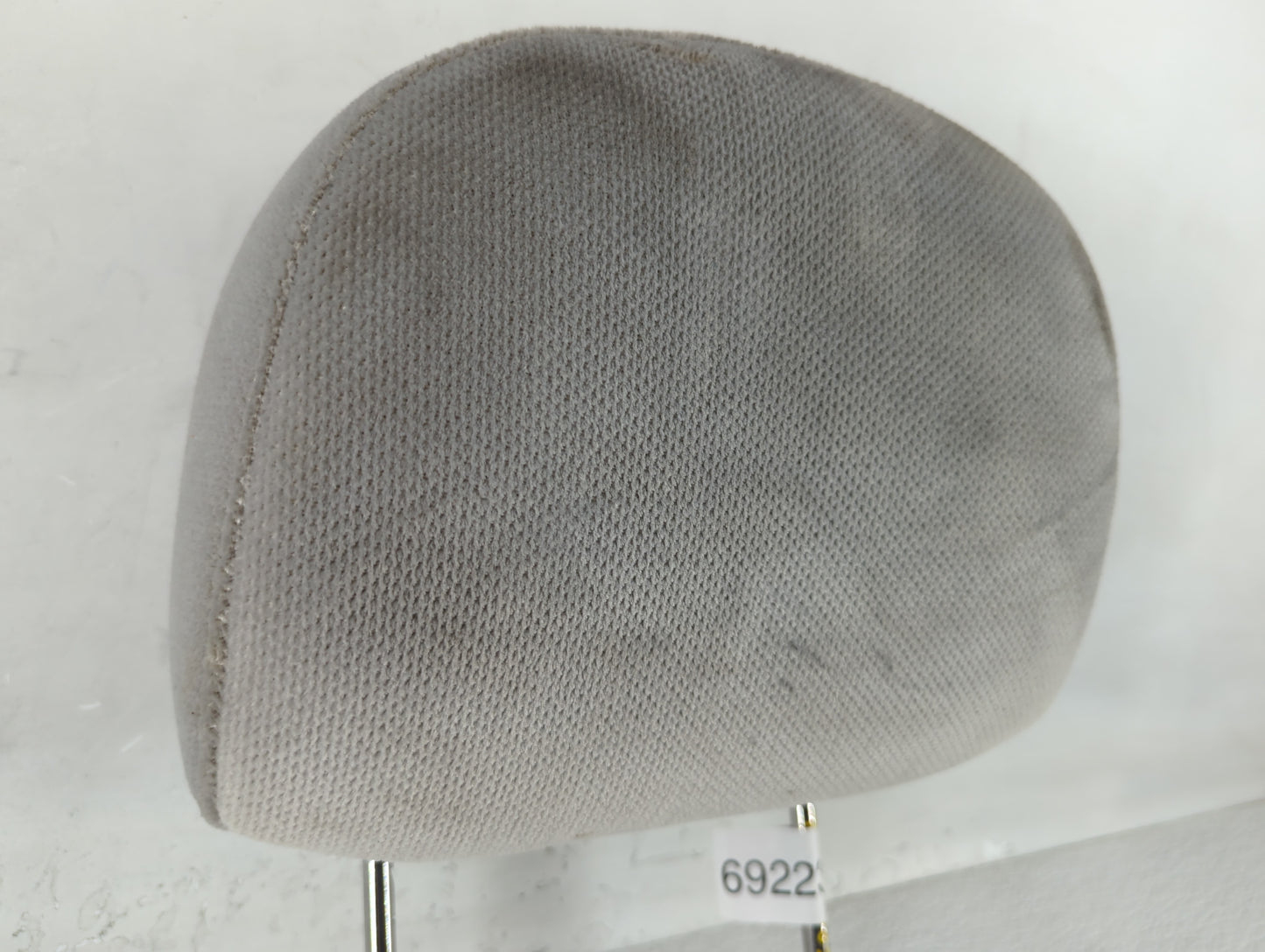 2009-2016 Chevrolet Impala Headrest Head Rest Front Driver Passenger Seat Fits Fits 2009 2010 2011 2012 2013 2014 2015 2016 OEM Used Auto Parts - Oemusedautoparts1.com