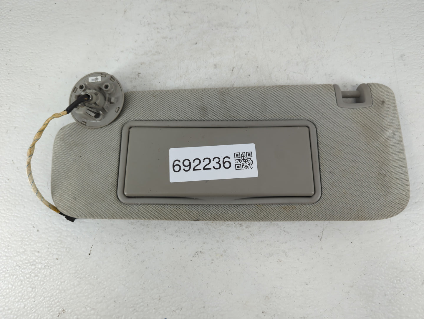 2013-2016 Chevrolet Malibu Sun Visor Shade Replacement Driver Left Mirror Fits Fits 2013 2014 2015 2016 OEM Used Auto Parts - Oemusedautoparts1.com