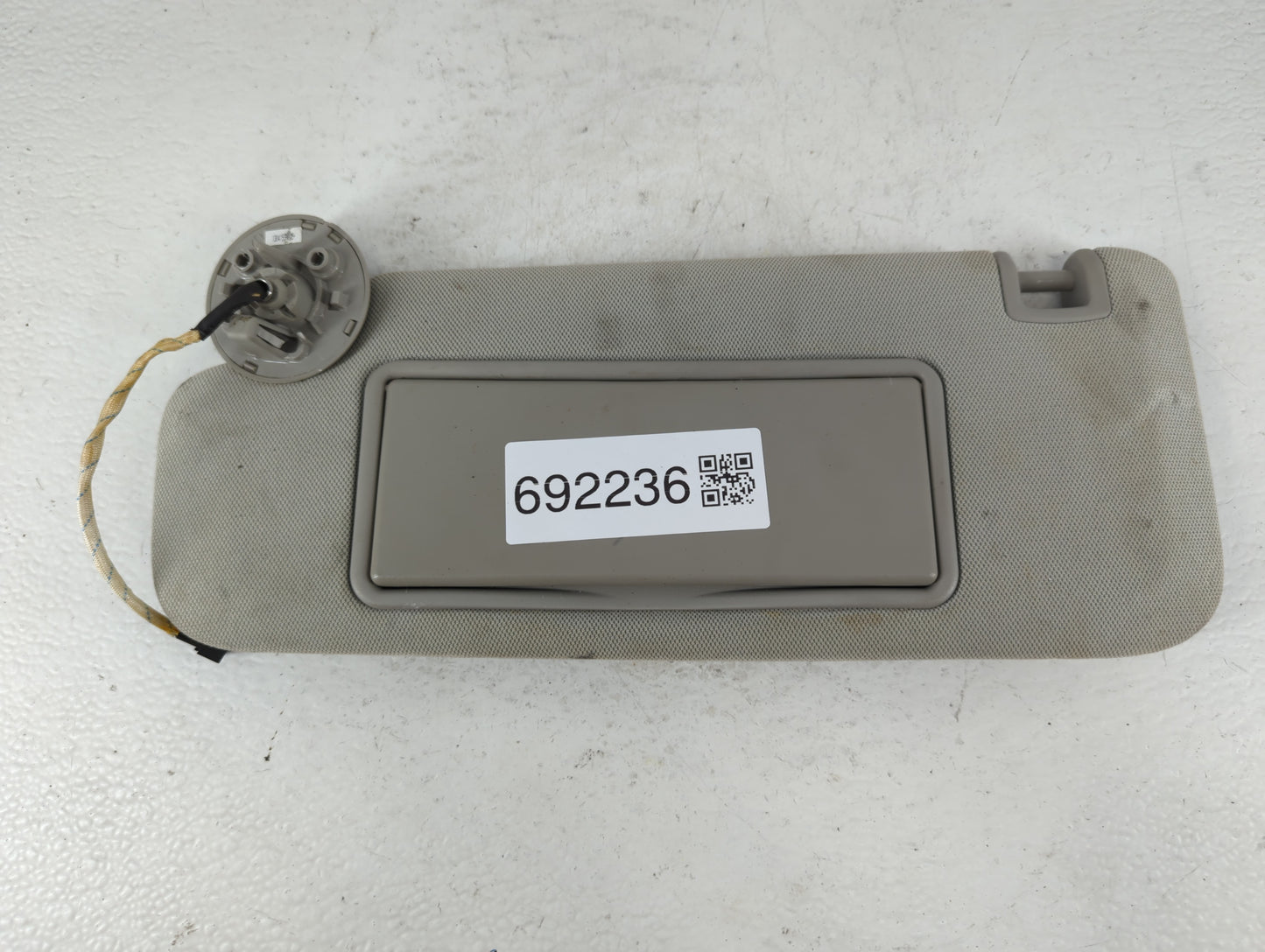 2013-2016 Chevrolet Malibu Sun Visor Shade Replacement Driver Left Mirror Fits Fits 2013 2014 2015 2016 OEM Used Auto Parts - Oemusedautoparts1.com