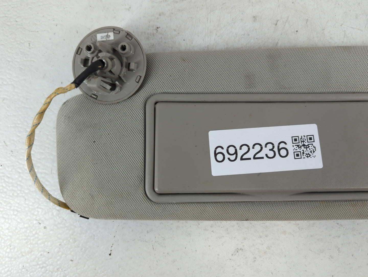 2013-2016 Chevrolet Malibu Sun Visor Shade Replacement Driver Left Mirror Fits Fits 2013 2014 2015 2016 OEM Used Auto Parts - Oemusedautoparts1.com