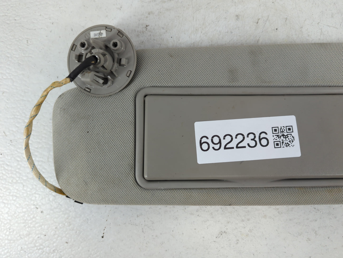 2013-2016 Chevrolet Malibu Sun Visor Shade Replacement Driver Left Mirror Fits Fits 2013 2014 2015 2016 OEM Used Auto Parts - Oemusedautoparts1.com