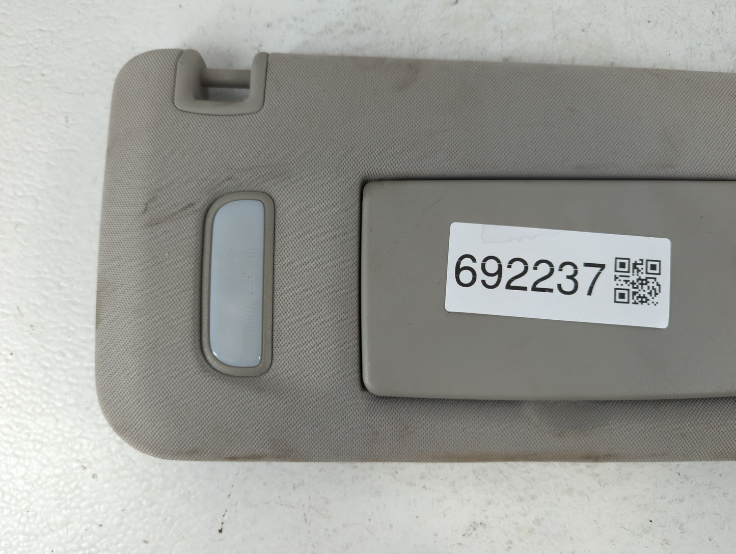 2010 Chevrolet Traverse Sun Visor Shade Replacement Passenger Right Mirror Fits OEM Used Auto Parts - Oemusedautoparts1.com