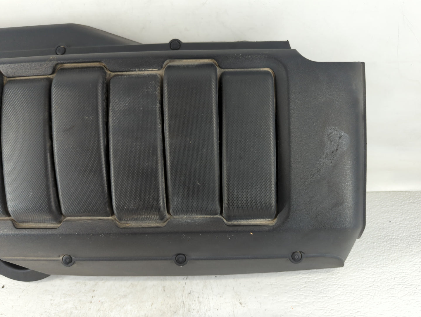 2010 Chevrolet Traverse Engine Cover - Oemusedautoparts1.com