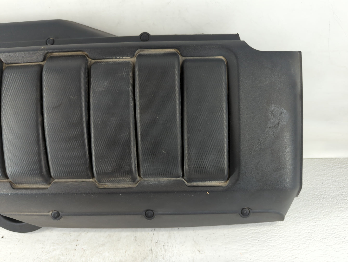 2010 Chevrolet Traverse Engine Cover - Oemusedautoparts1.com