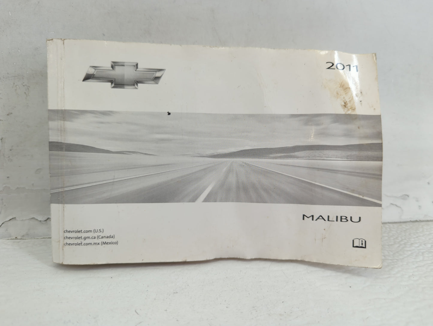 2011 Chevrolet Malibu Owners Manual Book Guide P/N:20786885A OEM Used Auto Parts - Oemusedautoparts1.com