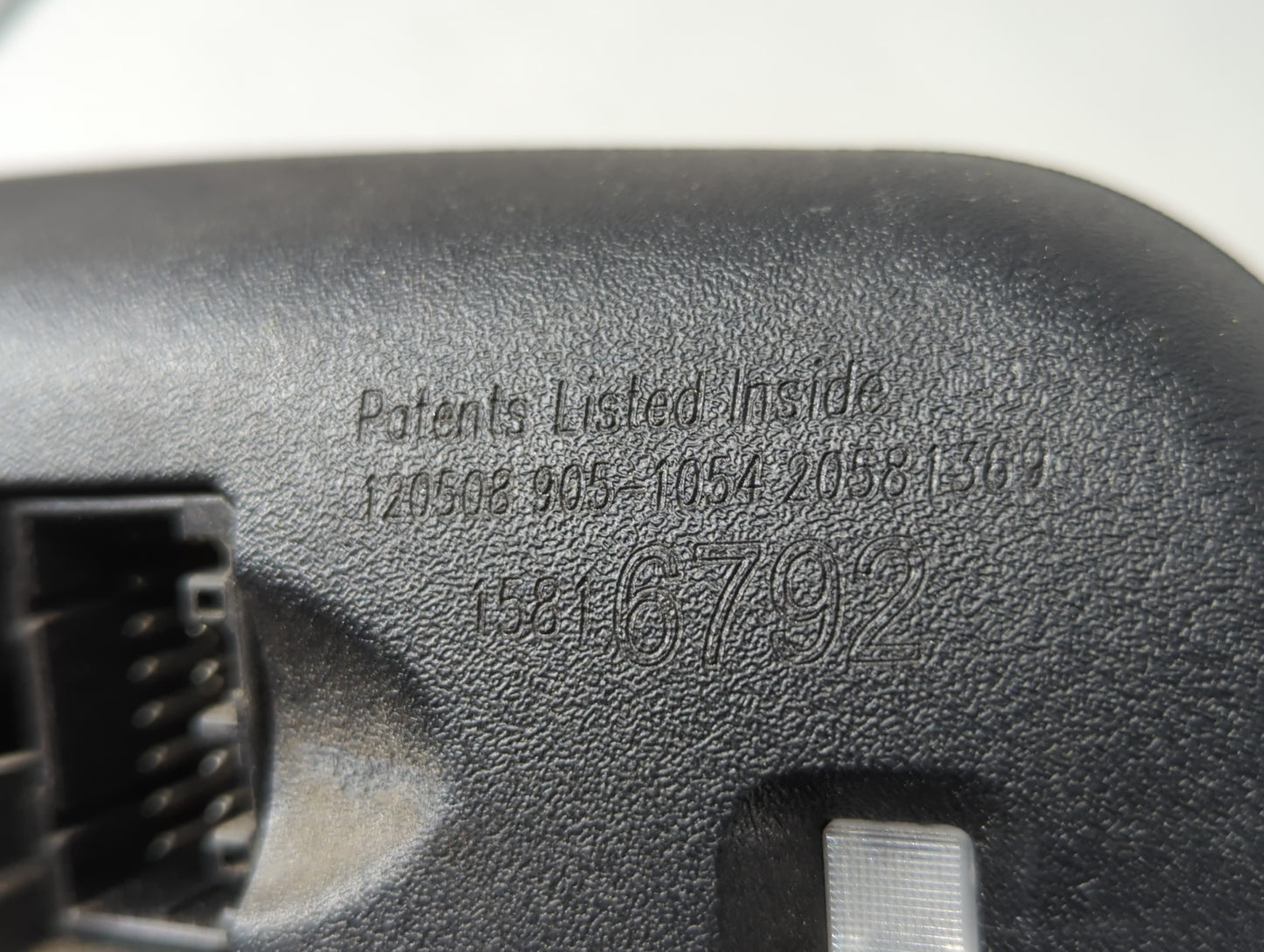 2009-2017 Buick Enclave Interior Rear View Mirror Replacement OEM P/N:15816792 Fits OEM Used Auto Parts - Oemusedautoparts1.com