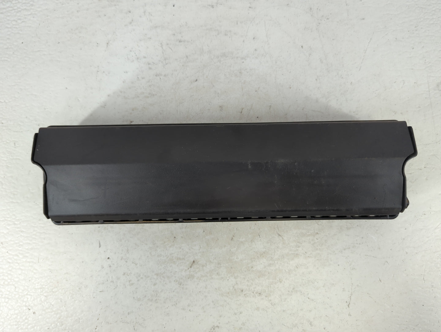 2013-2016 Chevrolet Malibu Air Bag Passenger Right Knee OEM P/N:22966685 Fits Fits 2013 2014 2015 2016 2017 OEM Used Auto Parts - Oemusedautoparts1.com