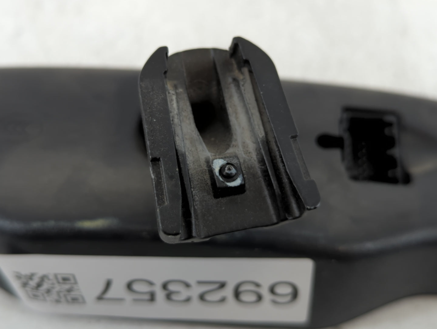 2008-2009 Chevrolet Equinox Interior Rear View Mirror Replacement OEM P/N:E11025898 Fits OEM Used Auto Parts - Oemusedautoparts1.com