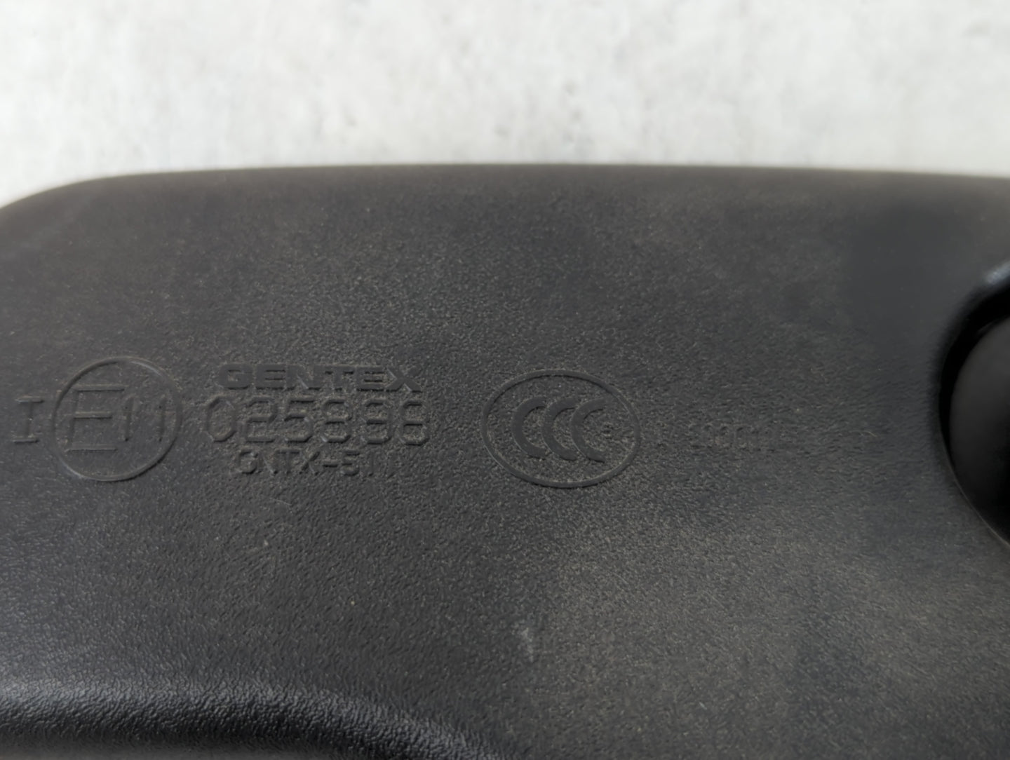 2008-2009 Chevrolet Equinox Interior Rear View Mirror Replacement OEM P/N:E11025898 Fits OEM Used Auto Parts - Oemusedautoparts1.com