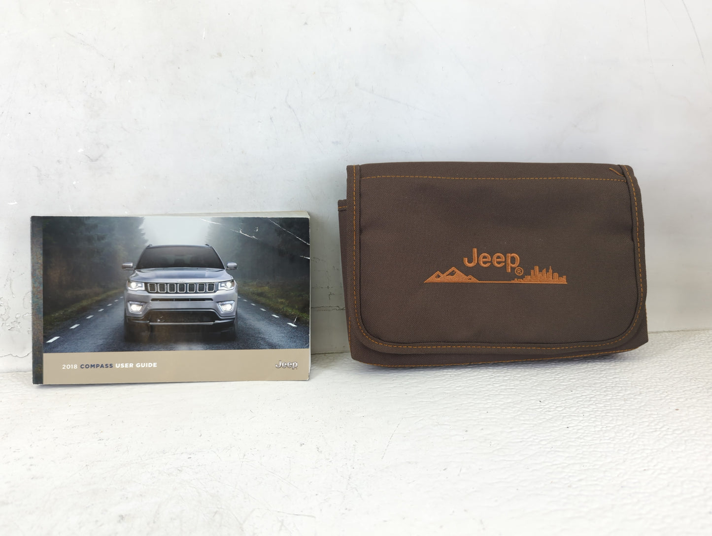 2018 Jeep Compass Owners Manual Book Guide P/N:18MP-926-AA OEM Used Auto Parts - Oemusedautoparts1.com