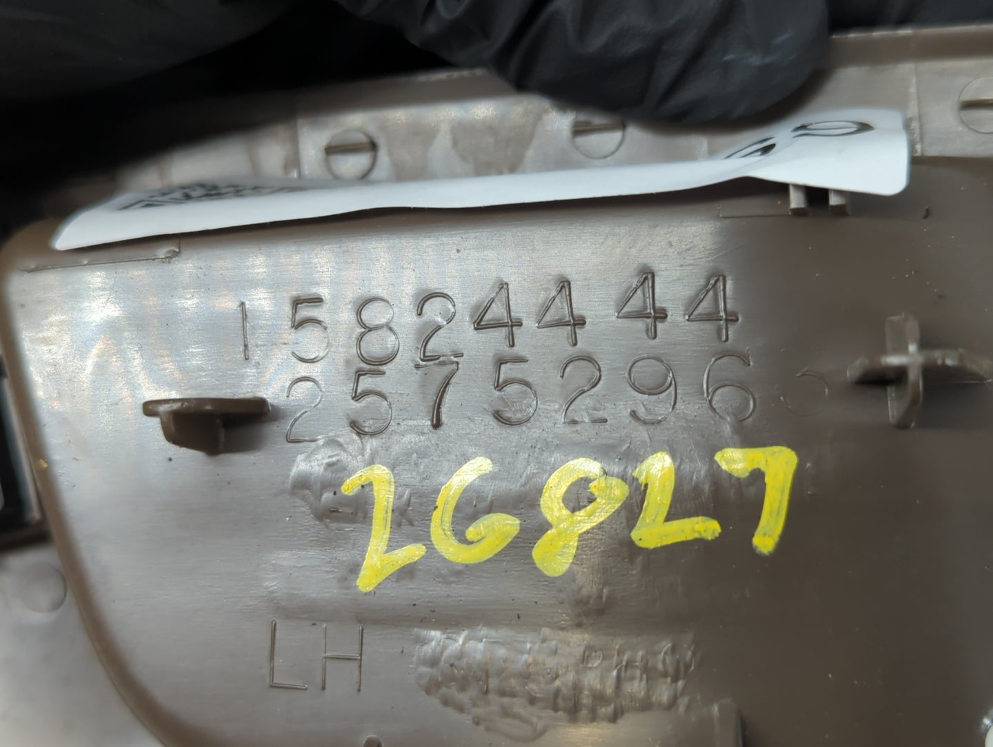 2006 Cadillac Srx Radio Climate Panel Bezel - Oemusedautoparts1.com