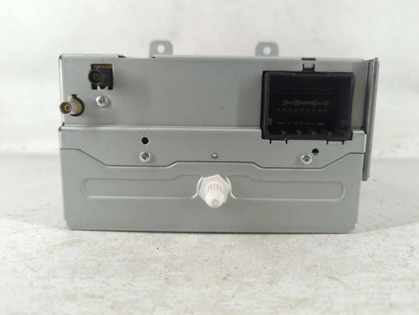 2011-2012 Buick Lacrosse Radio AM FM Cd Player Receiver Replacement P/N:20983517 Fits Fits 2010 2011 2012 OEM Used Auto Parts - Oemusedautoparts1.com