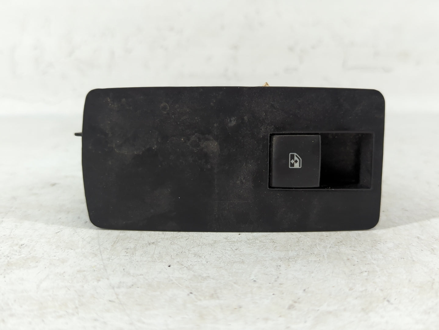 2015-2017 Buick Regal Passenger Right Power Window Switch 22985065 - Oemusedautoparts1.com