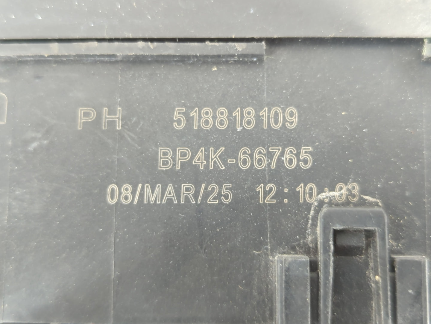 2007-2009 Mazda Cx-7 Fusebox Fuse Box Panel Relay Module P/N:BP4K-66765 518818109 Fits Fits 2007 2008 2009 OEM Used Auto Parts - Oemusedautoparts1.com