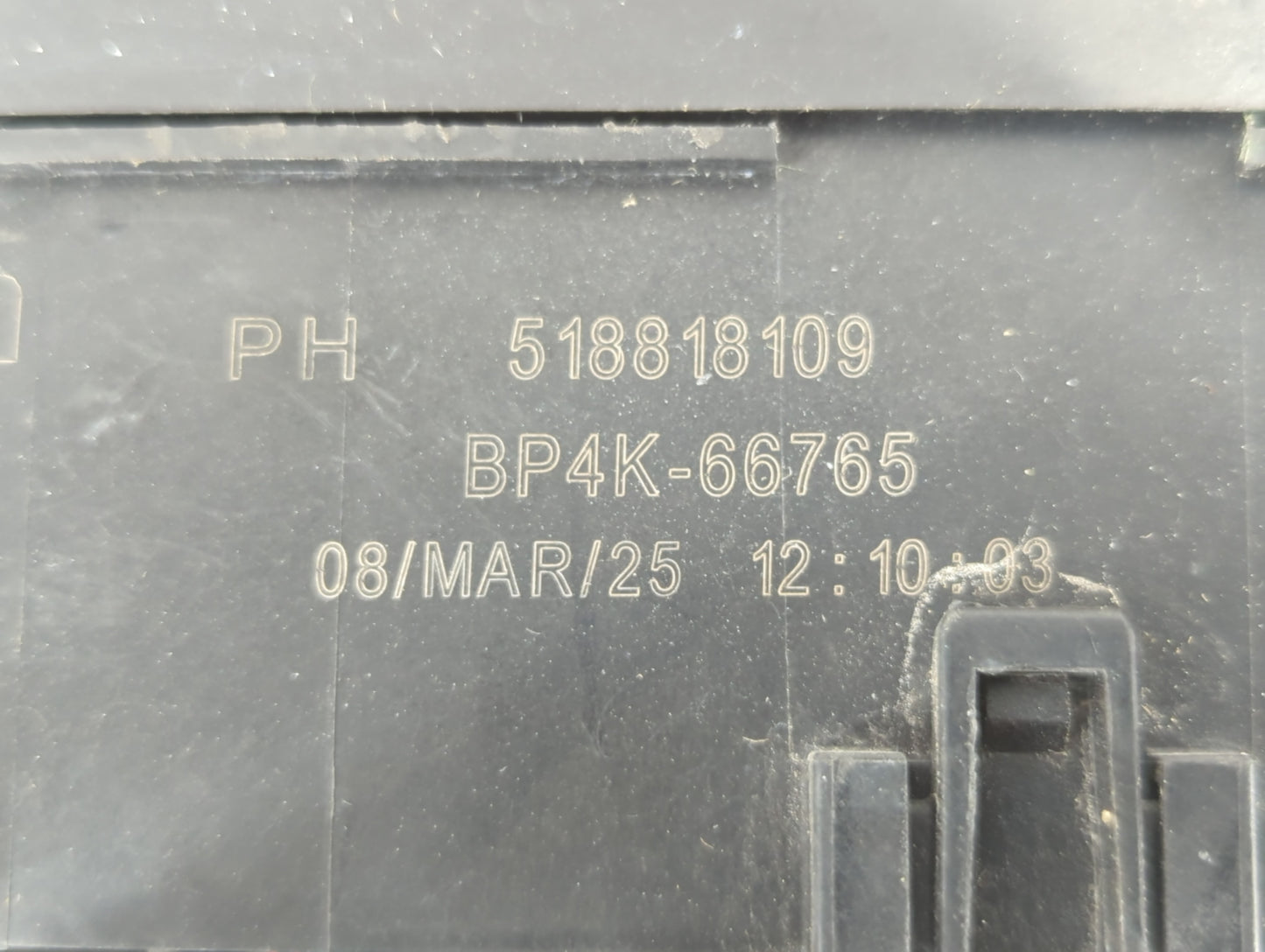 2007-2009 Mazda Cx-7 Fusebox Fuse Box Panel Relay Module P/N:BP4K-66765 518818109 Fits Fits 2007 2008 2009 OEM Used Auto Parts - Oemusedautoparts1.com