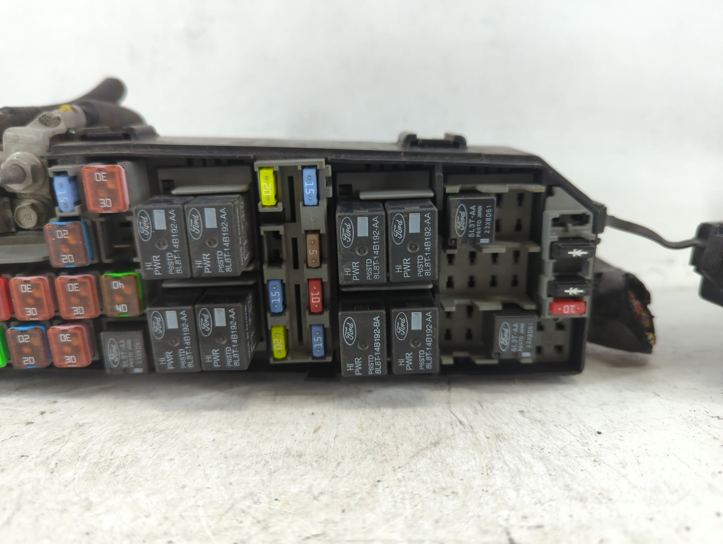 2009 Ford Escape Fusebox Fuse Box Panel Relay Module P/N:8L8T-14A003-AE Fits OEM Used Auto Parts - Oemusedautoparts1.com